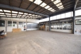2 Einfahrt 2 Hallenabteilungen - DIETZ: Gewerbeimmobilie mit 1888qm Lager- und Produktionsflächen, Teilbar ab 1772qm für 5000,- netto
