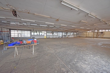 DIETZ: Gewerbeimmobilie mit 1888qm Lager- und Produktionsflächen, Teilbar ab 1772qm für 5000,- netto - Lager und Produktionshalle (633009)