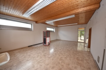 DIETZ: Gewerbeimmobilie mit 1888qm Lager- und Produktionsflächen, Teilbar ab 1772qm für 5000,- netto - Ausstellungsgebäude (633033)