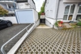 DIETZ: Top aufgeteilte 3 Zimmerwohnung mit Garten, Terrasse und 2 PKW-STPL! - Einfahrt Tiefgarage