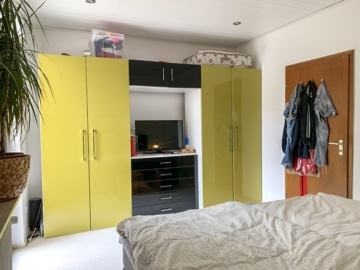 DIETZ: 3-Zimmer-Erdgeschosswohnung mit Terrasse – Car-Port – S-Bahn-Nähe – Ruhige Lage Dudenhofen - Schlafzimmer 1 von 2 (654808)