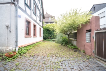 DIETZ: REDUZIERT! Charmantes 2-3 Familienhaus mit viel Platz in Münster/Altheim – Einzelkulturdenkmal! - Außenbereich (635968)