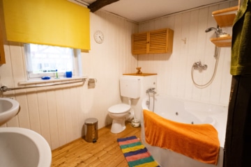 DIETZ: REDUZIERT! Charmantes 2-3 Familienhaus mit viel Platz in Münster/Altheim – Einzelkulturdenkmal! - Badezimmer OG (635912)