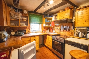 DIETZ: REDUZIERT! Charmantes 2-3 Familienhaus mit viel Platz in Münster/Altheim – Einzelkulturdenkmal! - Küche OG (635906)