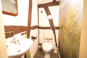 DIETZ: REDUZIERT! Charmantes 2-3 Familienhaus mit viel Platz in Münster/Altheim – Einzelkulturdenkmal! - WC OG (635911)