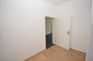 DIETZ: NEUBAU 3-Zimmer-Wohnung und Büro nur für Vorsteuerabzugsberechtigte! Wohnen und Arbeiten! - Wohnungseingang (674507)