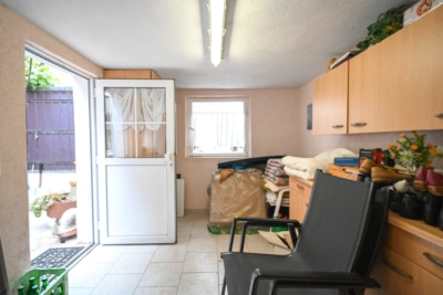 DIETZ: Gepflegtes Einfamilienhaus mit Nebengebäude, Keller und Stellplatzfläche in Groß-Umstadt! - Lagerfläche Nebengebäude (697320)