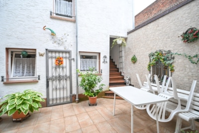 DIETZ: Gepflegtes Einfamilienhaus mit Nebengebäude, Keller und Stellplatzfläche in Groß-Umstadt! - Terrasse/Innenhof EG (697331)