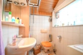 Gäste WC OG - DIETZ: Gepflegtes Einfamilienhaus mit Nebengebäude, Keller und Stellplatzfläche in Groß-Umstadt!