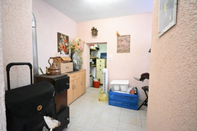 DIETZ: Gepflegtes Einfamilienhaus mit Nebengebäude, Keller und Stellplatzfläche in Groß-Umstadt! - Lagerfläche Nebengebäude (697321)