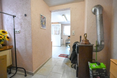 DIETZ: Gepflegtes Einfamilienhaus mit Nebengebäude, Keller und Stellplatzfläche in Groß-Umstadt! - Lagerfläche Nebengebäude (697322)