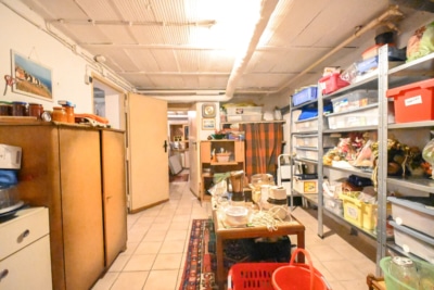 DIETZ: Gepflegtes Einfamilienhaus mit Nebengebäude, Keller und Stellplatzfläche in Groß-Umstadt! - Abstellraum KG (697317)