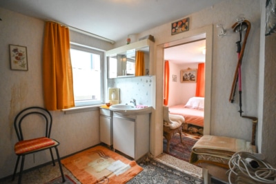DIETZ: Gepflegtes Einfamilienhaus mit Nebengebäude, Keller und Stellplatzfläche in Groß-Umstadt! - Durchgangszimmer OG Nebengebäude (697327)