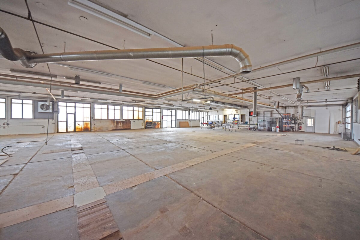 Lager und Produktionshalle 4