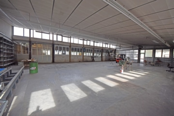 DIETZ: Gewerbeimmobilie mit 1888qm Lager- und Produktionsflächen auf 3540qm Grundstück! - kleine Halle (682850)