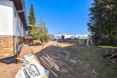 Außenbereich - DIETZ: ZWEITER BEZUG nach Sanierung! Einfamilienhaus mit ELW oder Büro, 2 Garagen und Garten