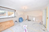Zimmer 3 von 3 ELW - DIETZ: ZWEITER BEZUG nach Sanierung! Einfamilienhaus mit ELW oder Büro, 2 Garagen und Garten
