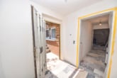 Eigener Eingang ELW - DIETZ: ZWEITER BEZUG nach Sanierung! Einfamilienhaus mit ELW oder Büro, 2 Garagen und Garten
