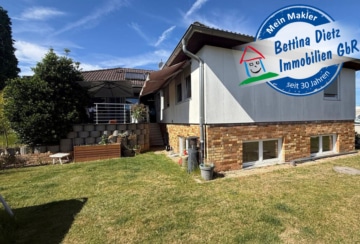 DIETZ: ZWEITER BEZUG nach Sanierung! Einfamilienhaus mit ELW oder Büro, 2 Garagen und Garten - Außenansicht (682882)