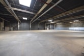 Gewerbehalle - DIETZ: Barrierefreie Einfahrt 4,- VHB pro m² – provisionsfreie Gewerbehalle – Niedrige Nebenkosten!