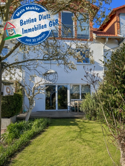 DIETZ: Großes 6-Zimmer-Familienhaus in ruhiger, zentraler Wohnlage in Dieburg! Effizienzklasse A - Außenansicht (698123)