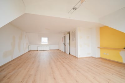 DIETZ: Großes 6-Zimmer-Familienhaus in ruhiger, zentraler Wohnlage in Dieburg! Effizienzklasse A - Schlafzimmer 4 von 4 DG (698143)