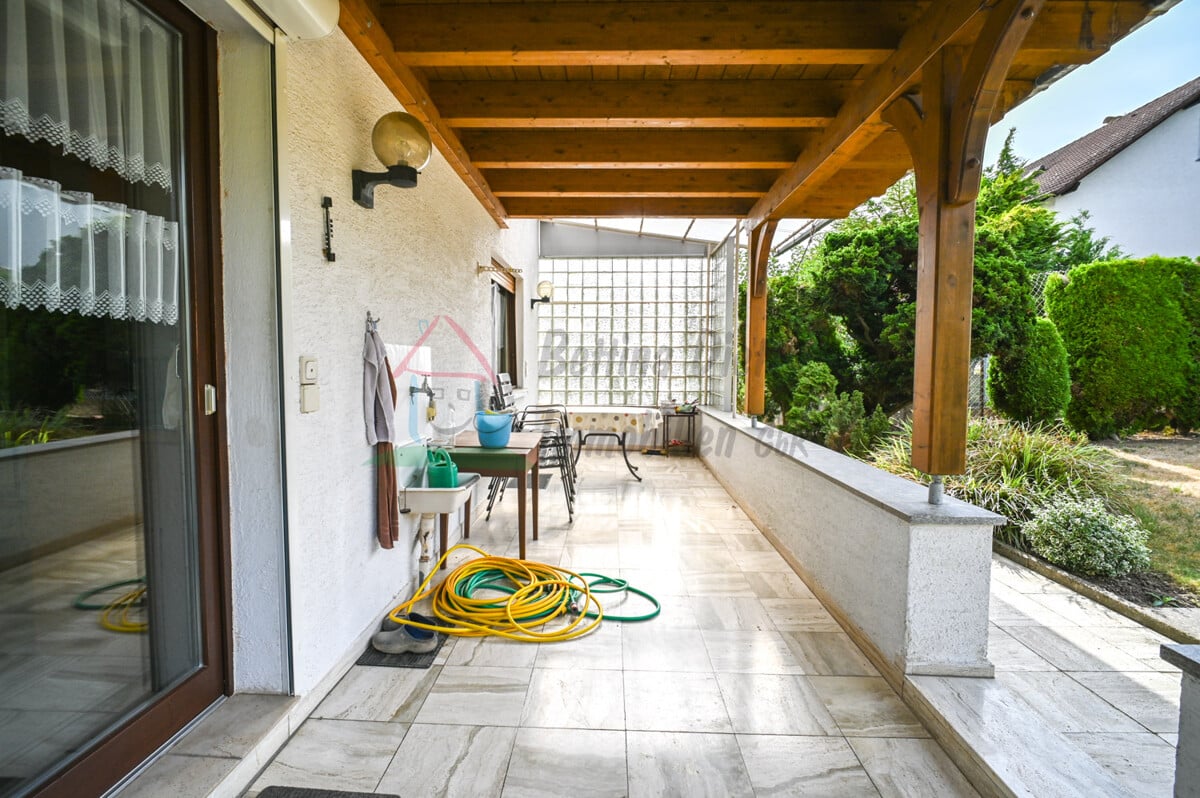 überdachte Terrasse