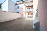 Innenhof Wohnhaus - DIETZ: Vollvermietetes Wohn- & Geschäftshaus: 4 Wohneinheiten, 2 Gewerbeflächen & Gewölbekeller!