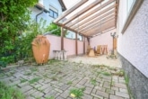 DIETZ: Tolles Einfamilienhaus mit Garten, 2 Terrassen, Doppelgarage und Keller in Großostheim! - überdachte Terrasse