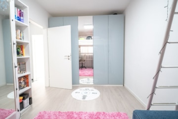 DIETZ**RESERVIERT**Top gepflegtes RMH mit Garten, Stellplatz, Garage und Solaranlage in Groß-Umstadt - Schlafzimmer OG (638698)