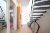 Flur OG - Top gepflegtes RMH mit Garten, Stellplatz, Garage und Solaranlage in guter Lage von Groß-Umstadt!