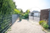 separate Einfahrt - Top gepflegtes RMH mit Garten, Stellplatz, Garage und Solaranlage in guter Lage von Groß-Umstadt!