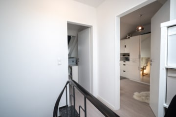 DIETZ**RESERVIERT**Top gepflegtes RMH mit Garten, Stellplatz, Garage und Solaranlage in Groß-Umstadt - Flur DG (638701)