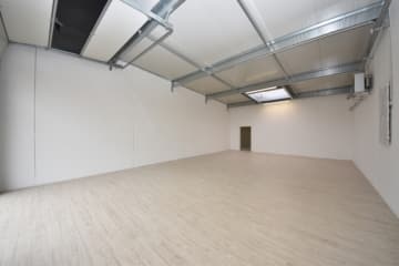 DIETZ: GEWERBEPARK 24 – Provisionsfreie 147m² große Büro oder Lagerfläche im 1. OG mit 4m Raumhöhe! - Vorderer Raum (633768)