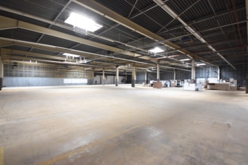 DIETZ: Provisionsfrei 4,- VHB pro qm – Niedrige Nebenkosten! Logistikhalle m. 14 Rolltoren – 800 kVA - Gewerbehalle (633788)