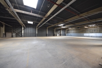 DIETZ: Provisionsfrei 4,- VHB pro qm – Niedrige Nebenkosten! Logistikhalle m. 14 Rolltoren – 800 kVA - Gewerbehalle (633790)