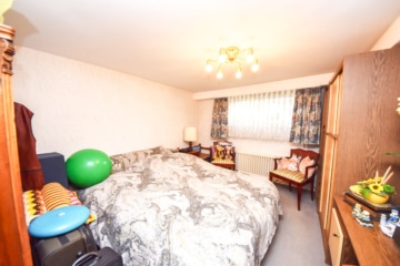 DIETZ: Aussiedlerhof mit großzügigem Wohnhaus und Nebengebäuden in Babenhausen auf über 1,1 ha! - Schlafzimmer 5 UG (665709)