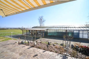 DIETZ: Aussiedlerhof mit großzügigem Wohnhaus und Nebengebäuden in Babenhausen auf über 1,1 ha! - Herrlicher Ausblick (665695)