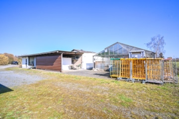 DIETZ: Aussiedlerhof mit großzügigem Wohnhaus und Nebengebäuden in Babenhausen auf über 1,1 ha! - Außenansicht (665687)