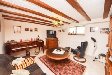 DIETZ: Aussiedlerhof mit großzügigem Wohnhaus und Nebengebäuden in Babenhausen auf über 1,1 ha! - Schlafzimmer 4 UG (665708)