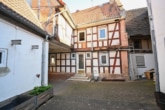 DIETZ: Hofreite mit Scheune im Herzen von Schaafheim - Hofansicht