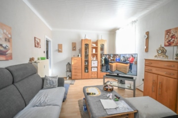 DIETZ: 2-Familienwohnhaushaus mit ausgebauten Dachgeschoss – Zentrale Lage im Mischgebiet! - Wohnzimmer OG (664251)