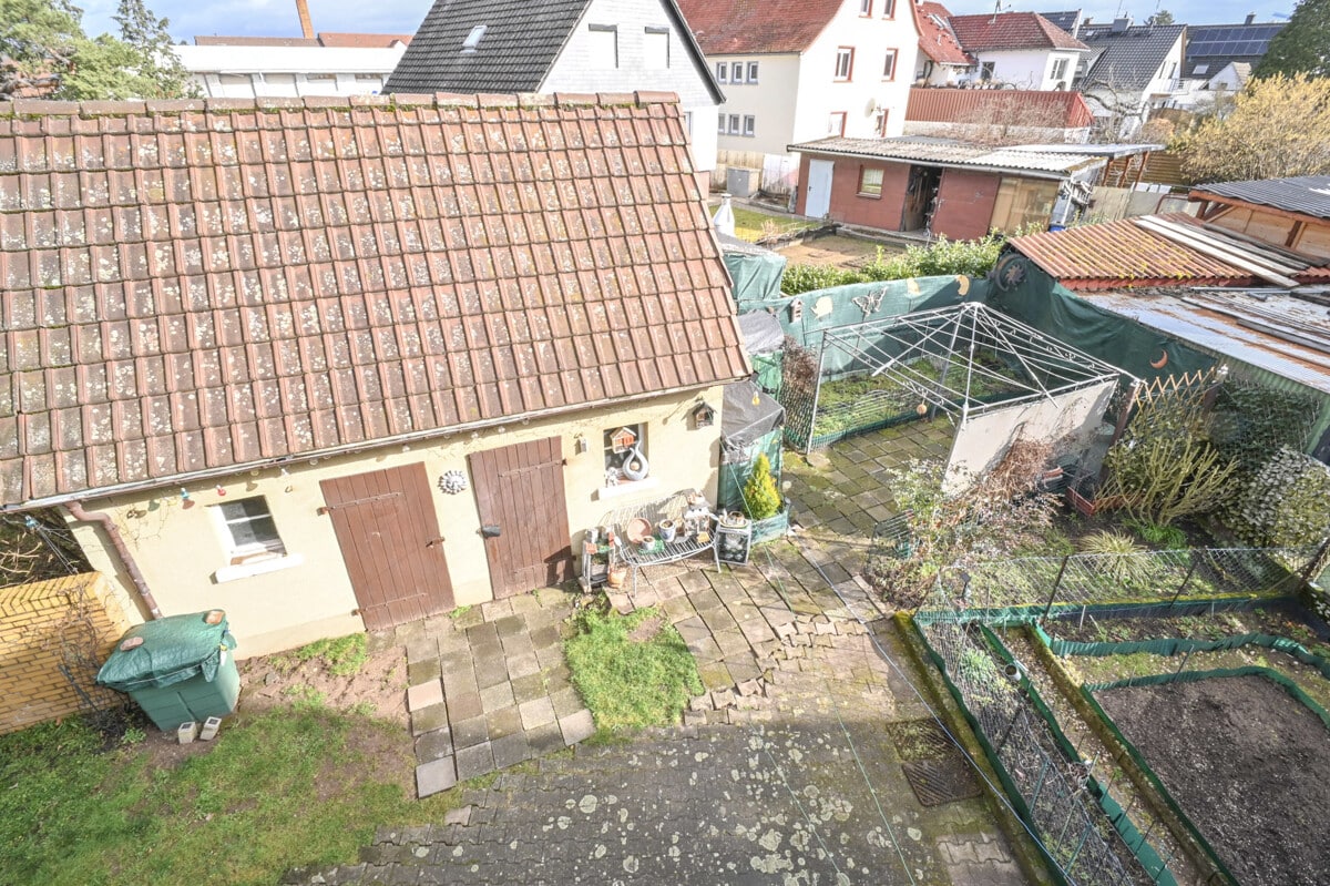Blick auf Nebengebäude