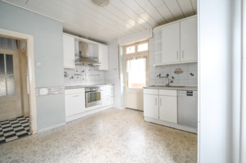 DIETZ: 2-Familienwohnhaushaus mit ausgebauten Dachgeschoss – Zentrale Lage im Mischgebiet! - Küche EG (664242)