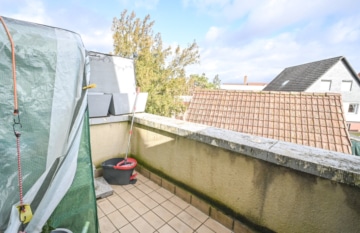 DIETZ: 2-Familienwohnhaushaus mit ausgebauten Dachgeschoss – Zentrale Lage im Mischgebiet! - Balkon OG (664249)