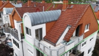 Titelbild - DIETZ: Gepflegte und moderne 3-Zimmer-Wohnung mit großer Dachterrasse, Einbauküche, Wanne + Dusche!
