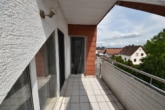 Dachterrasse - DIETZ: Gepflegte und moderne 3-Zimmer-Wohnung mit großer Dachterrasse, Einbauküche, Wanne + Dusche!