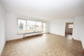 DIETZ: Renovierte 3-Zimmer-Wohnung mit großem WEST-BALKON in ruhiger Wohnlage von Ober-Roden! - Großes Wohnzimmer2