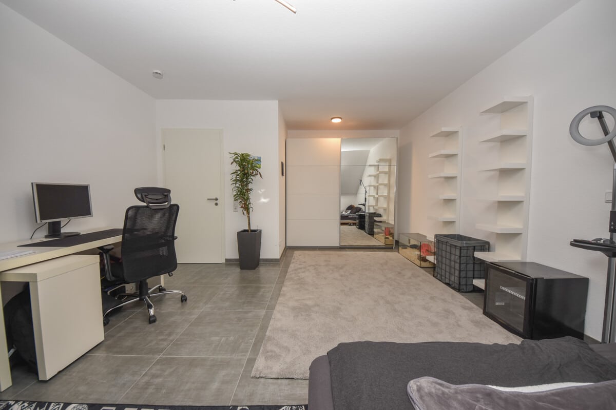 Schlafzimmer 1 von 2