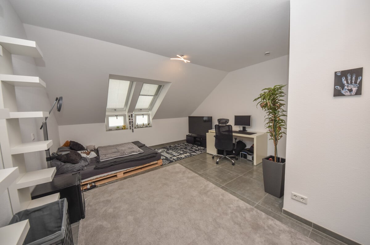 Schlafzimmer 1 von 2